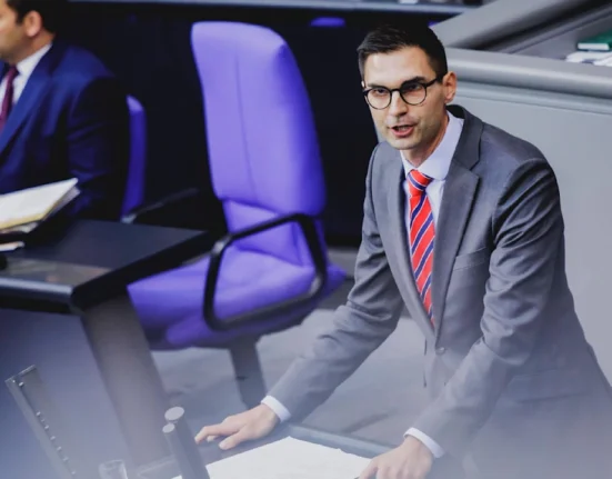 Erbstreit bei Schwarz-Rot: CDU-Mann behauptet, Milliardäre leisten mehr fürs Land als Bürokraten – Skandal oder Wahrheit?