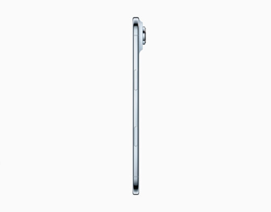 Apple iPhone Air hero 250909 lp.jpg.og