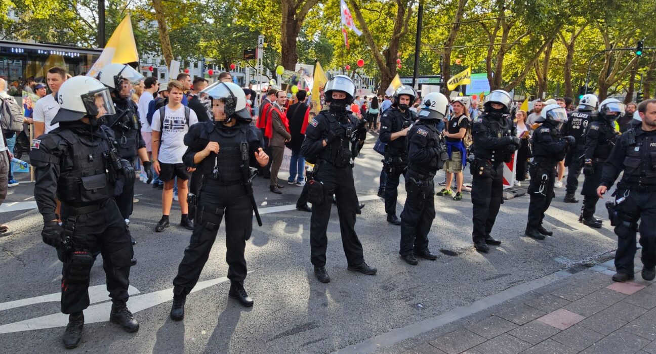 blockade demonstration abtreibung polizei 100 v gseagaleriexl