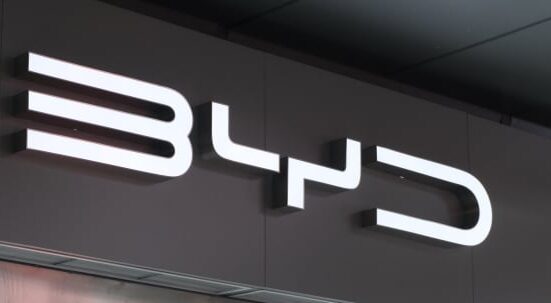 byd logo neu by robert way shutterstock 2082274630 660