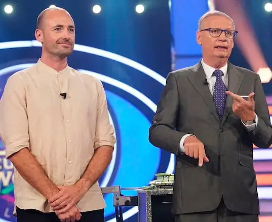 „Wer wird Millionär“: Kandidat verzockt 63.500 Euro bei Fußballfrage!