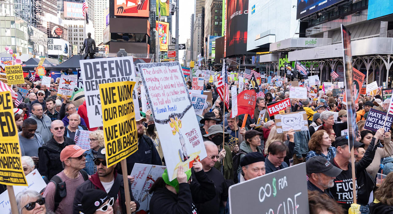 Massenproteste in New York: Trump-Gegner gehen auf die Straße!