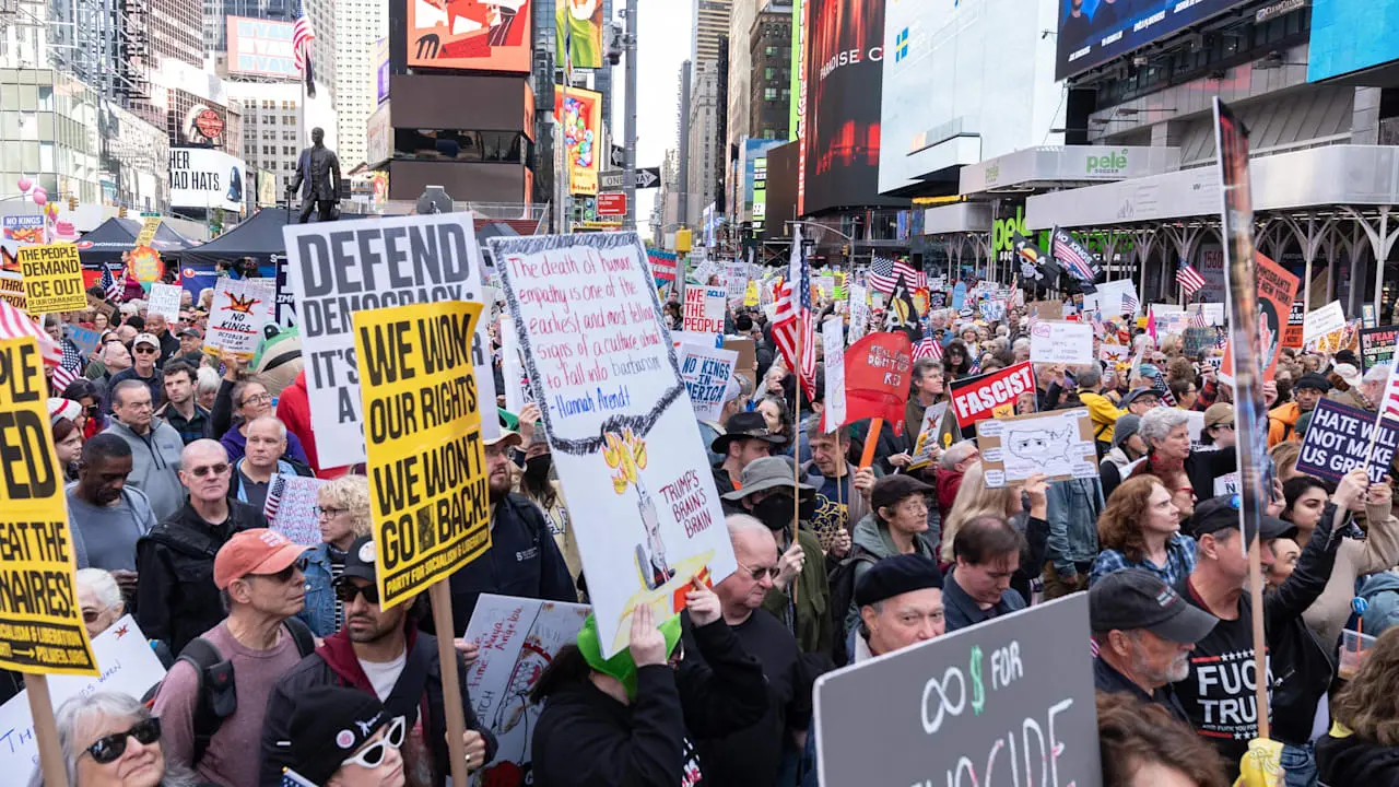 Massenproteste in New York: Trump-Gegner gehen auf die Straße!