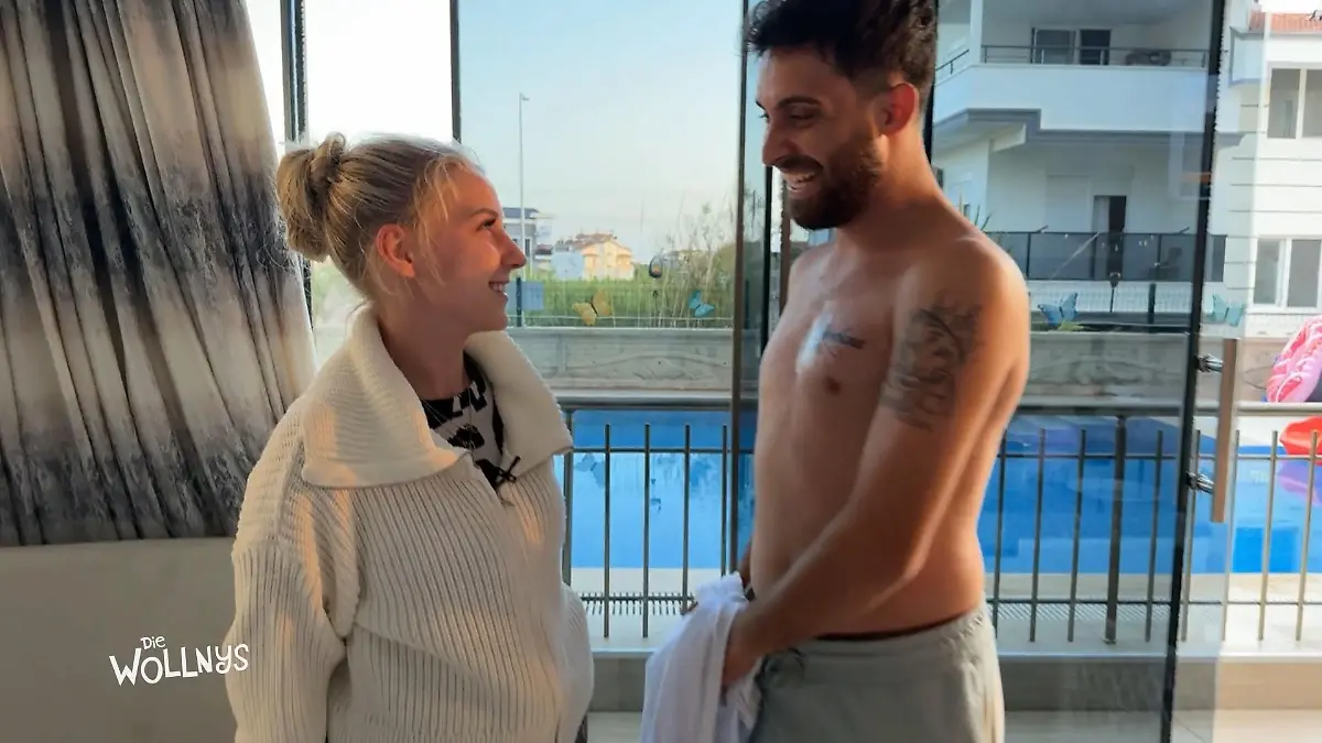 Striptease vor den Wollnys: Servet lässt sich für Loredana tatowieren!