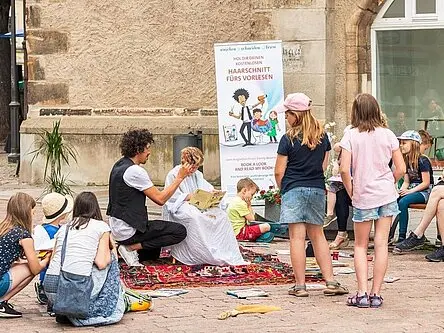 Die Stadtbibliothek ist beim Stadtfest dabei: Entdecke die Überraschungen!