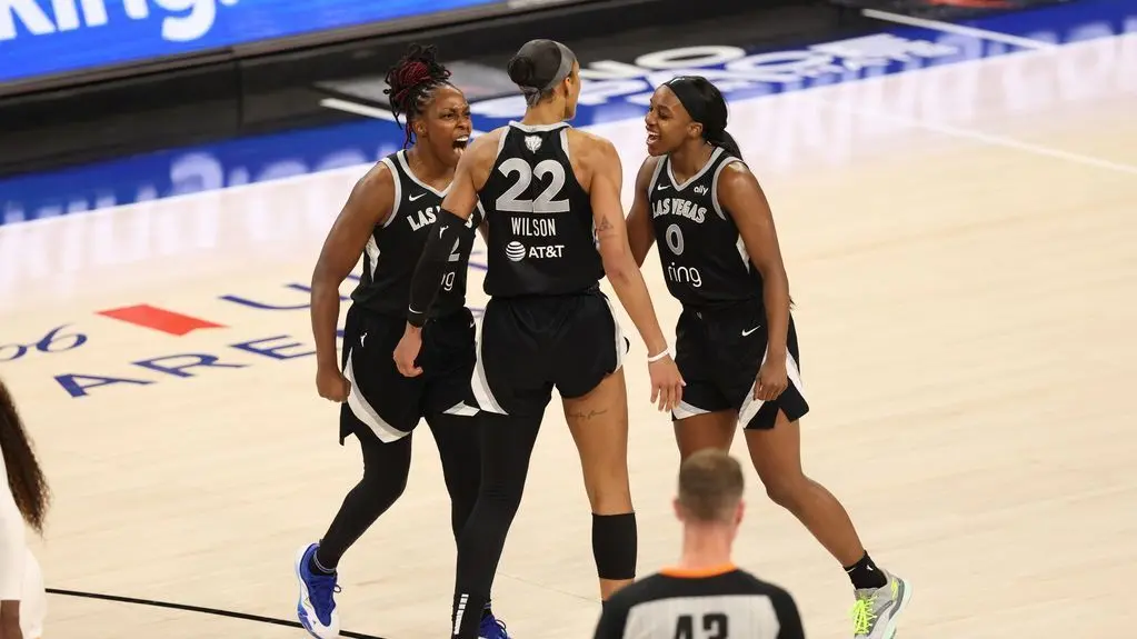 Jackie Youngs 32 Punkte führen Aces zum Game 2 Sieg über Mercury!