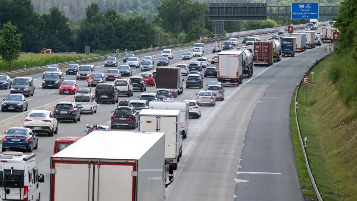 ADAC zieht Sommerbilanz: Rekordverdächtige Staus in Bayern enthüllt!